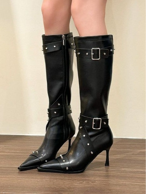 Botas de moda con tacón alto, puntera en punta y tachuelas