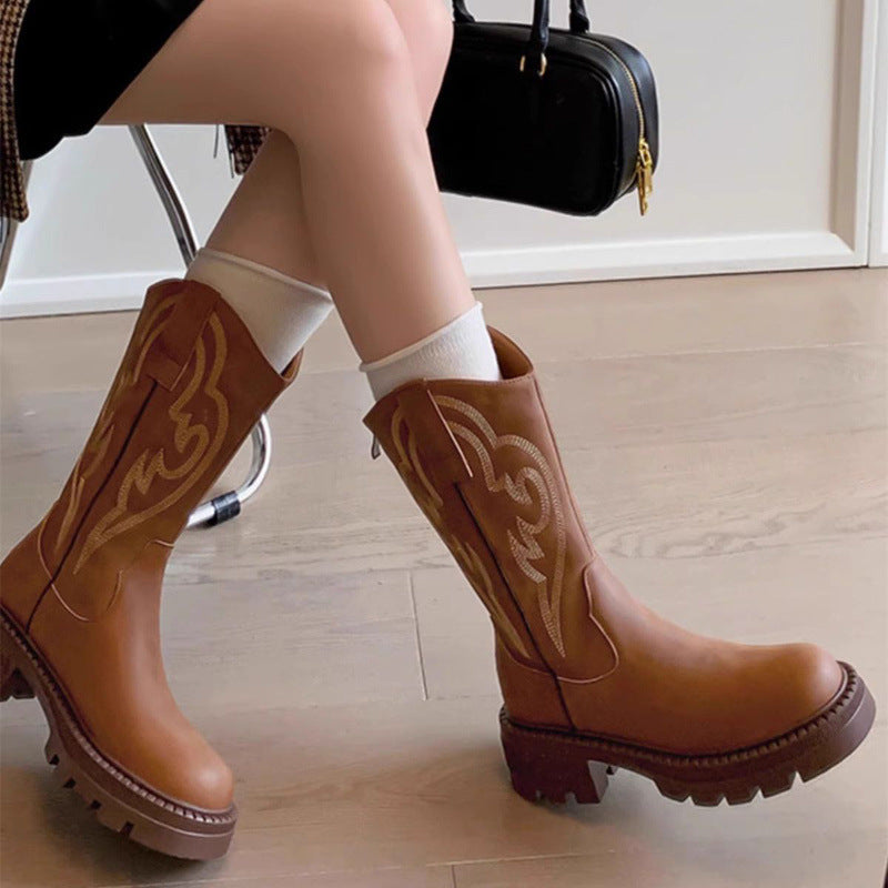 Botas versátiles de media caña en microfibra con suela gruesa