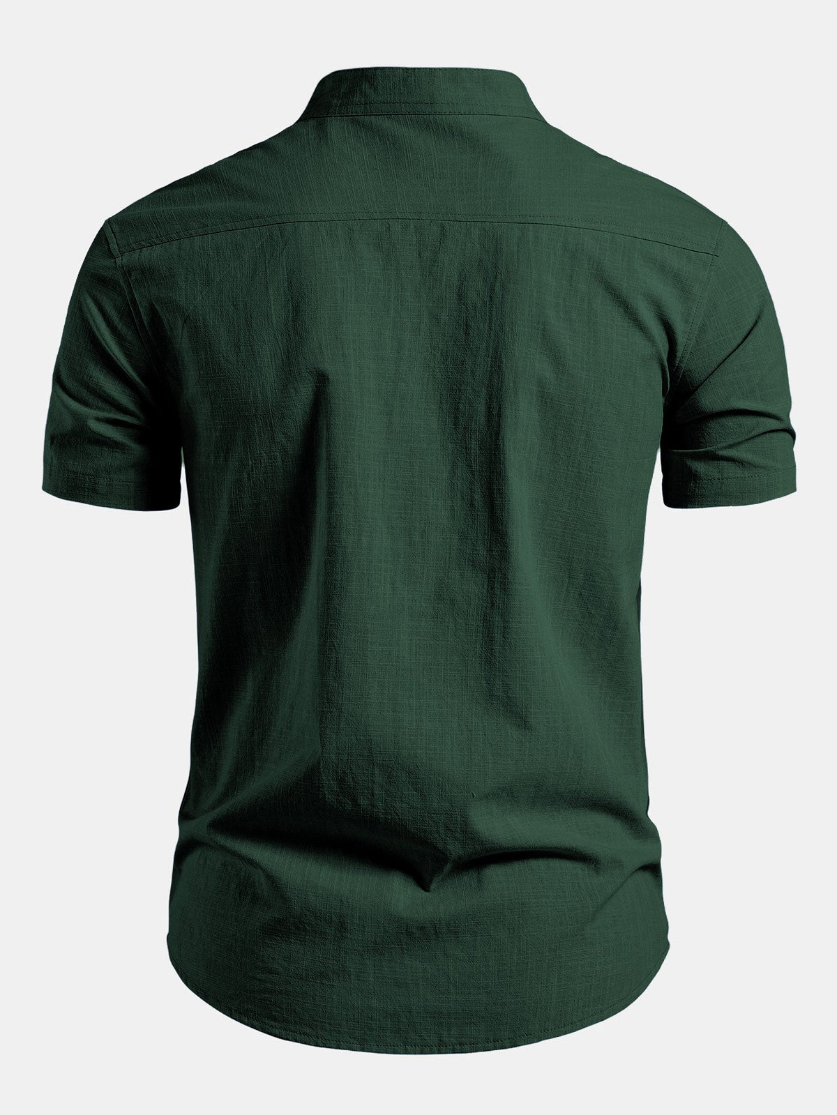 Camisa de lino de manga corta con cuello mao y pantalones de pierna recta con textura arrugada