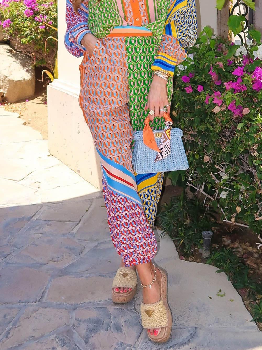 Pantalón bombacho holgado con estampado de colores, cintura elástica y bolsillos