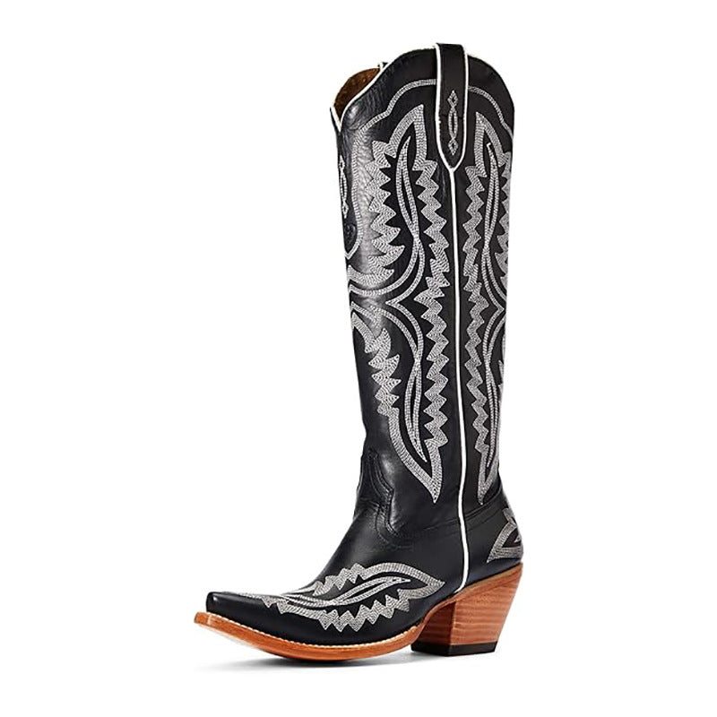 Botas camperas bordadas de puntera en punta