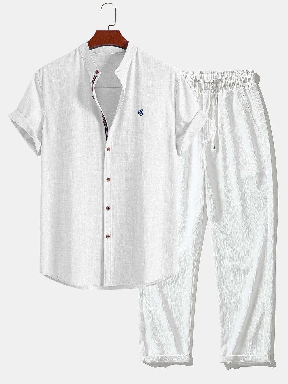Camisa de lino de manga corta con cuello mao y pantalones de pierna recta con textura arrugada