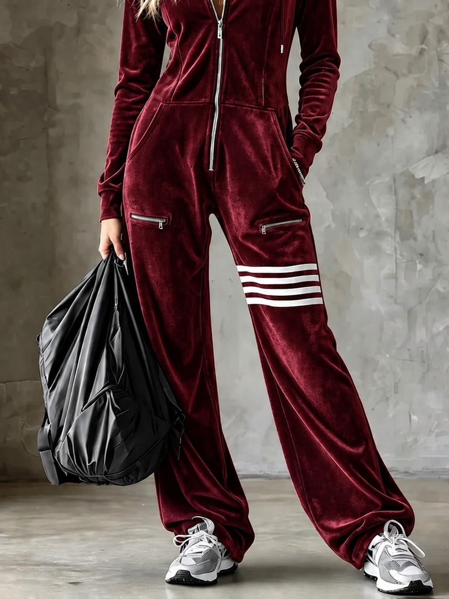 Mono ancho de terciopelo burdeos con capucha y cremallera