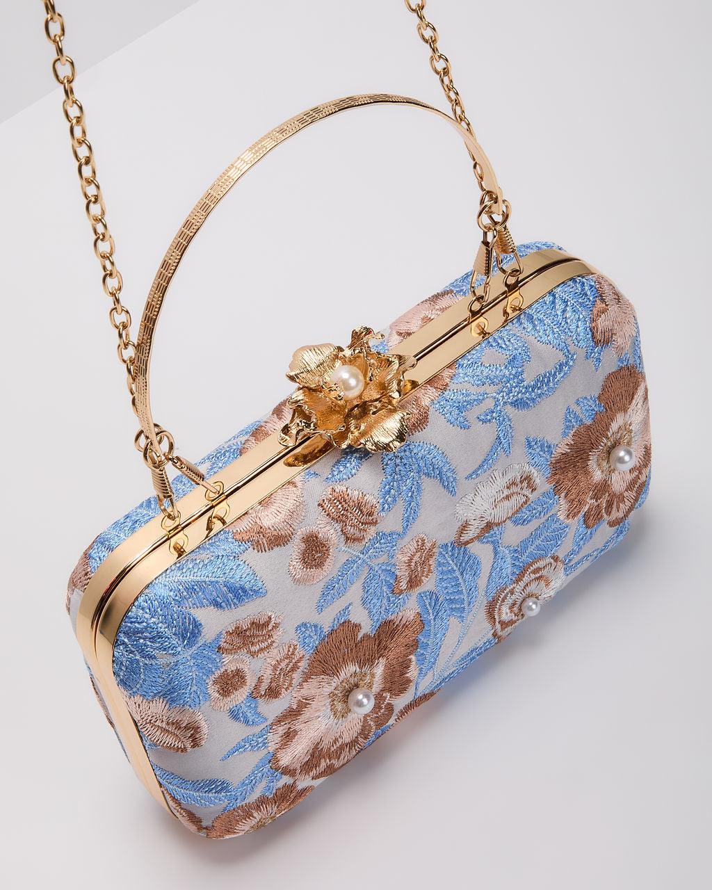 Clutch rígido con bordado de fresias
