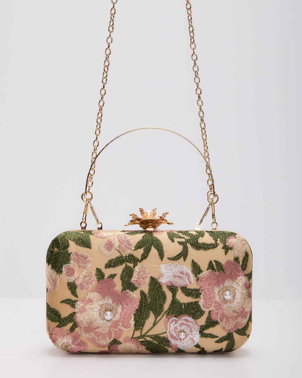 Clutch rígido con bordado de fresias