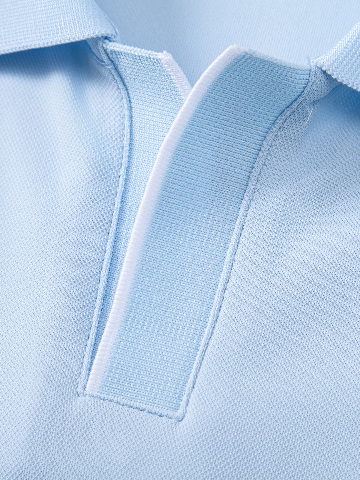 Polo con cuello Johnny y ribete en contraste