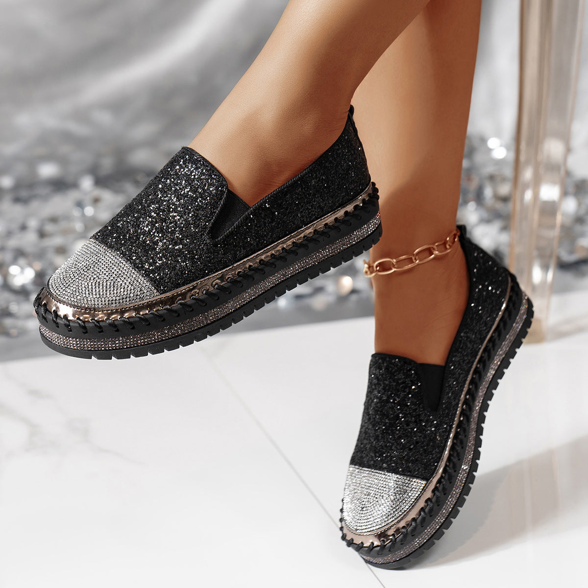 Zapatillas de plataforma con brillantes y cristales, sin cordones