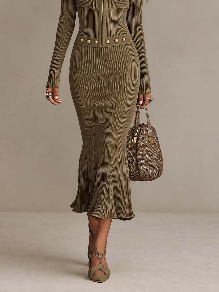 Vestido midi verde oliva acanalado con cremallera y tachuelas doradas