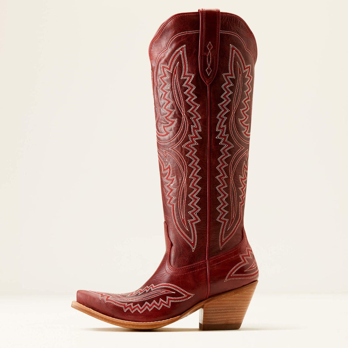 Botas camperas bordadas de puntera en punta