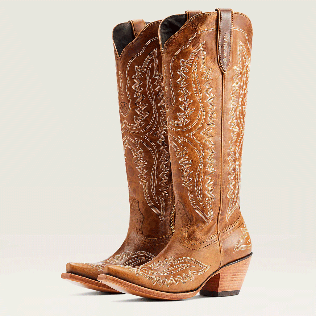 Botas camperas bordadas de puntera en punta