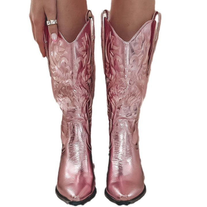 Botas camperas bordadas con tacón grueso y puntera en punta