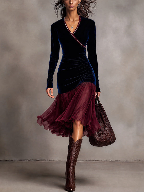 Vestido midi cruzado azul marino de terciopelo y gasa