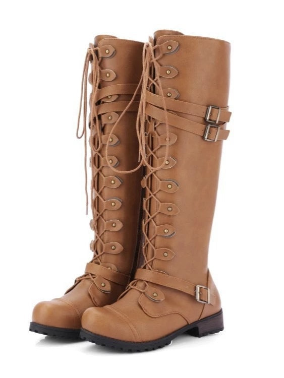 Botas de montar altas con cordones, hebilla y remaches