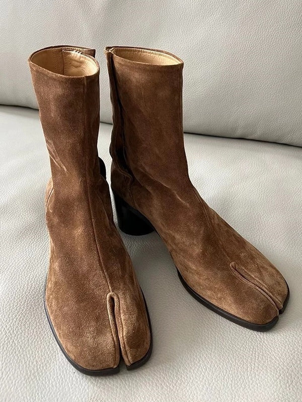 Botas Martin de piel auténtica con tacón ancho y media caña