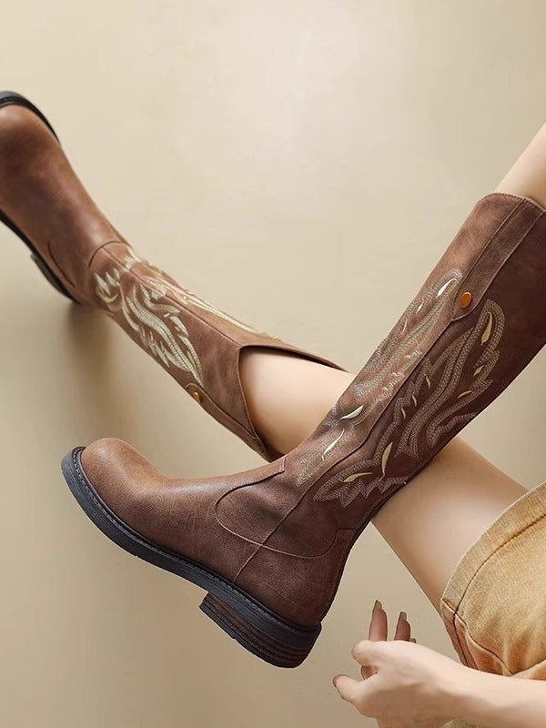 Botas largas marrones bordadas con cremallera trasera