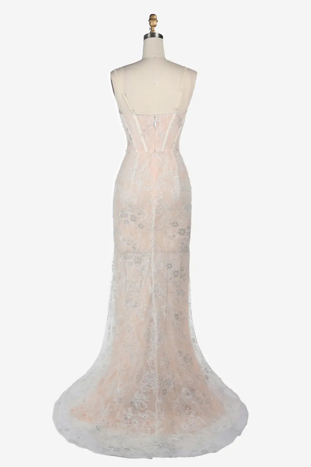 Vestido de noche champán con corsé, perlas y abertura