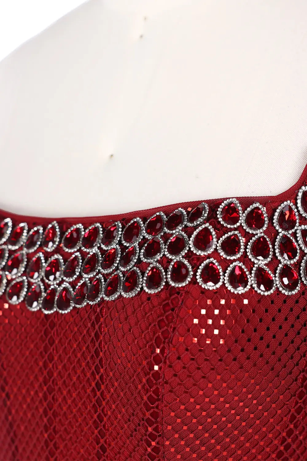 Vestido de noche rojo palabra de honor con lentejuelas