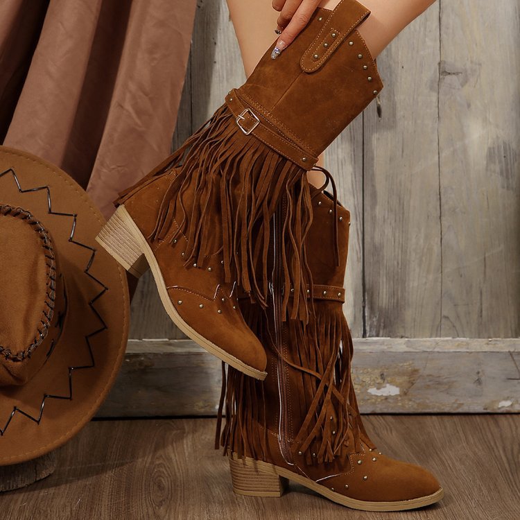 Botas de montar retro con flecos, remaches y cinturón