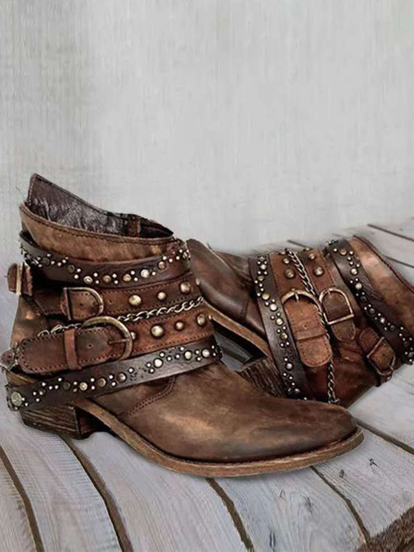 Botines vintage lavados con hebillas y tachuelas