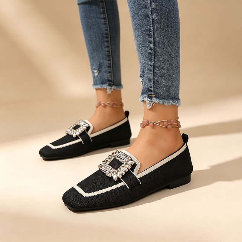 Mocasines de punto de puntera cuadrada con hebilla de strass y bloques de color