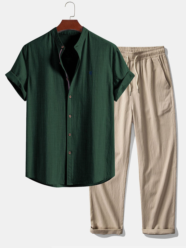 Camisa de lino de manga corta con cuello mao y pantalones de pierna recta con textura arrugada