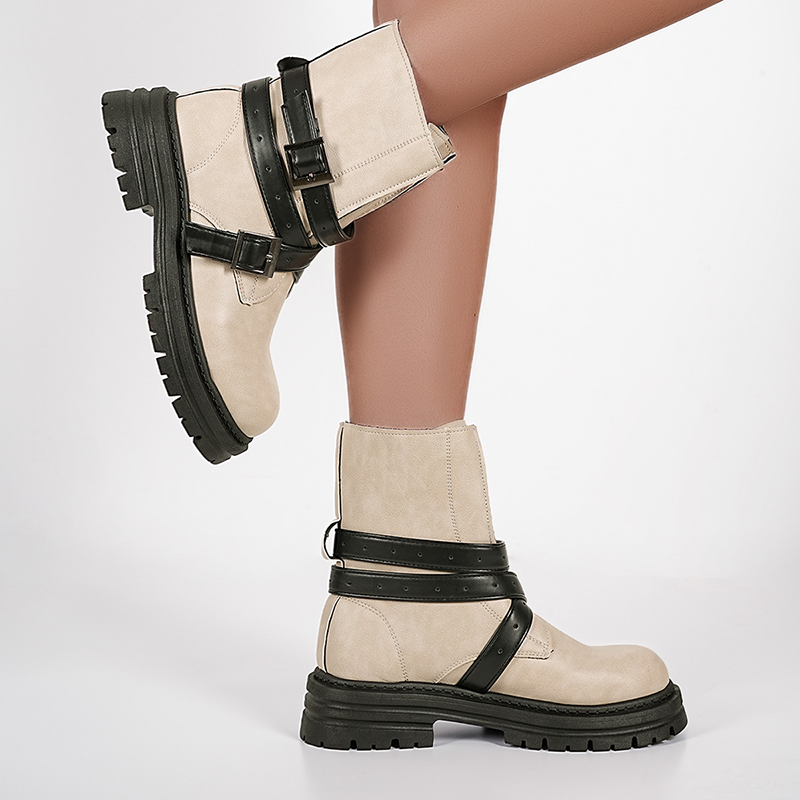 Botas retro con plataforma y tira con hebilla
