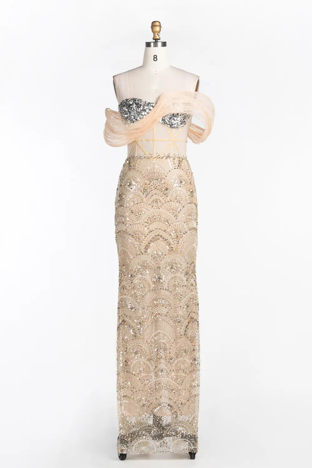 Vestido de noche champán con hombros descubiertos y corsé