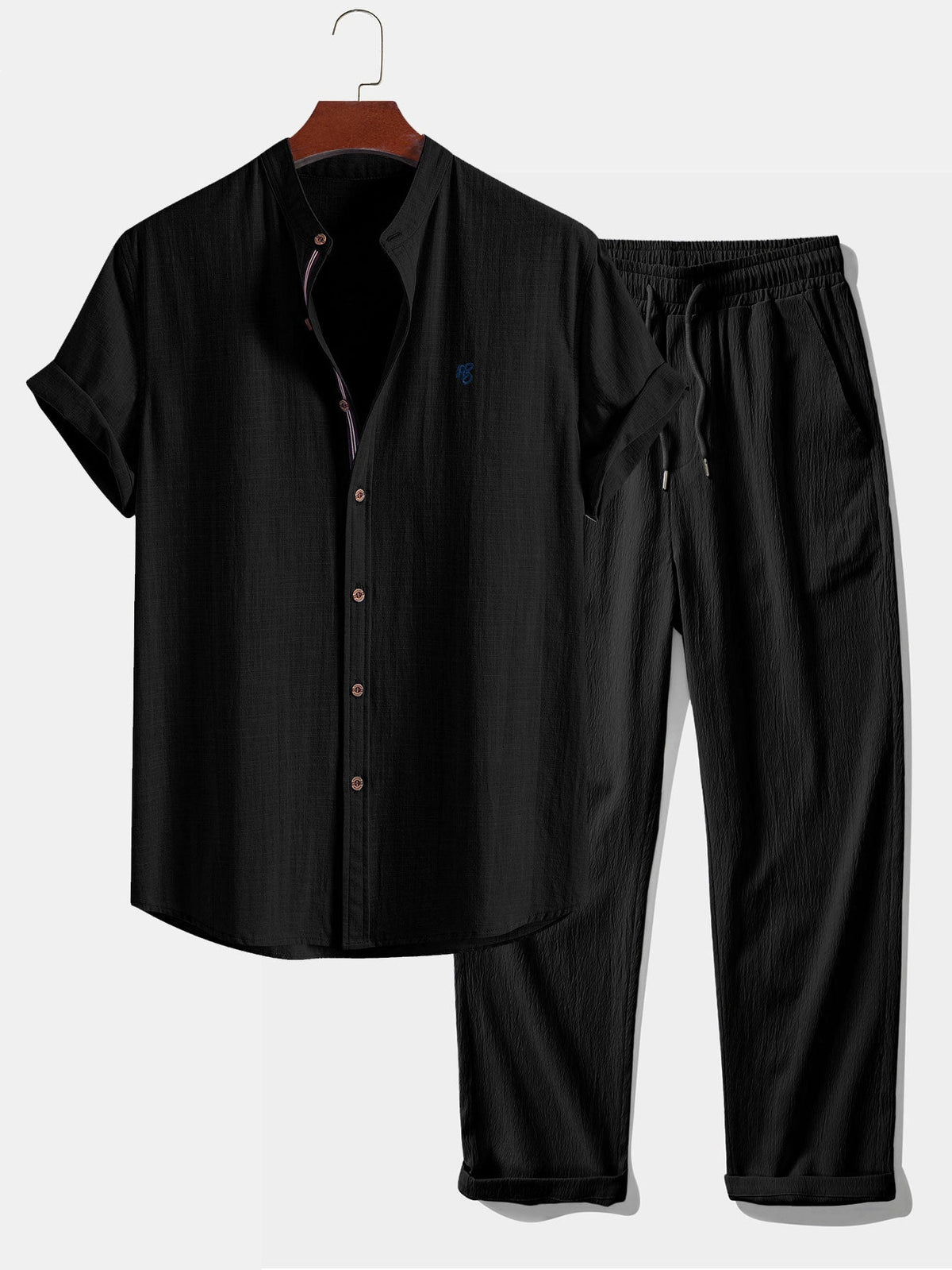 Camisa de lino de manga corta con cuello mao y pantalones de pierna recta con textura arrugada