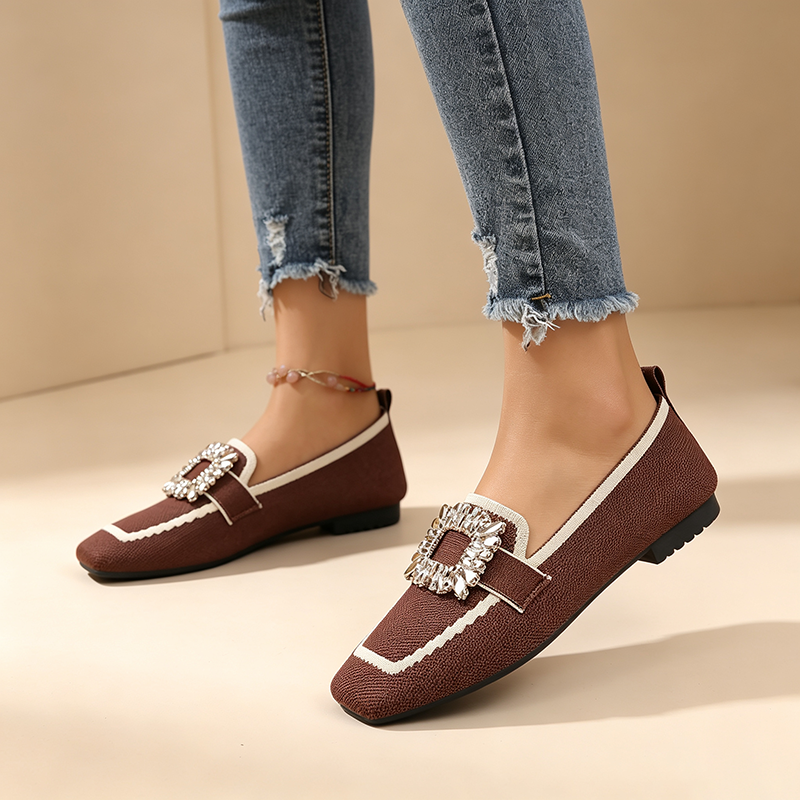 Mocasines de punto de puntera cuadrada con hebilla de strass y bloques de color