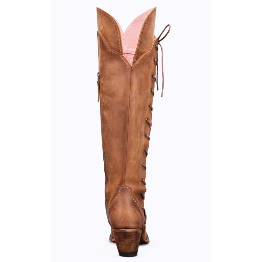 Botas camperas bordadas con cordones