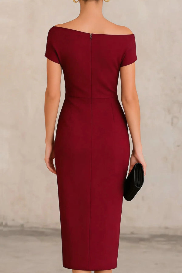 Vestido midi elegante plisado de manga corta y corte ajustado