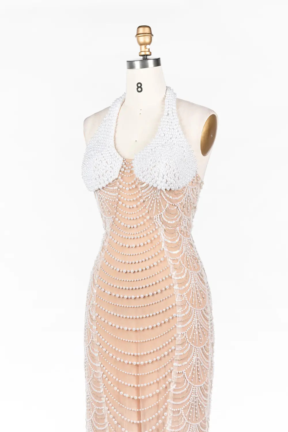 Vestido de noche blanco nude halter con abalorios