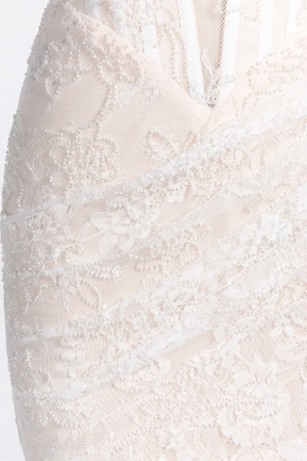 Vestido corto blanco nude palabra de honor con corsé de encaje