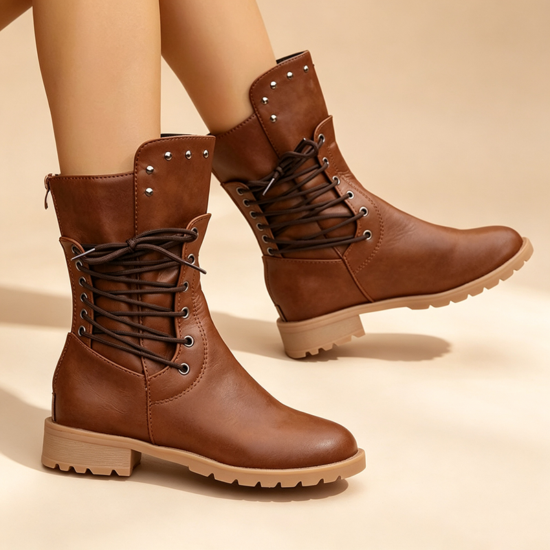 Botas vintage con tachuelas y cordones hasta media pierna