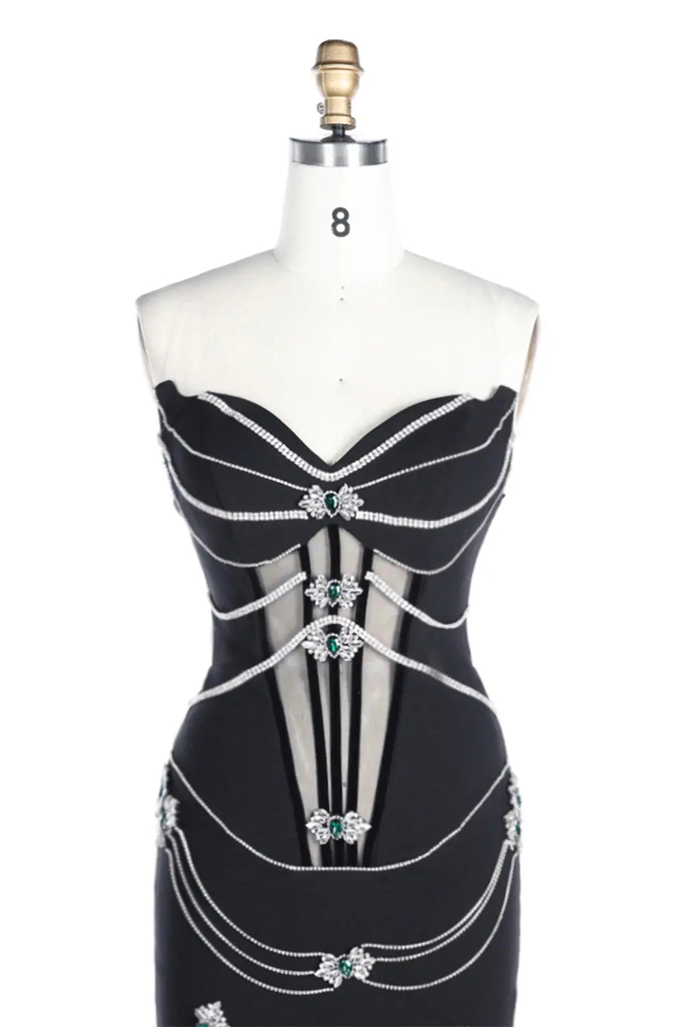 Vestido de noche negro con corsé y cadenas de strass
