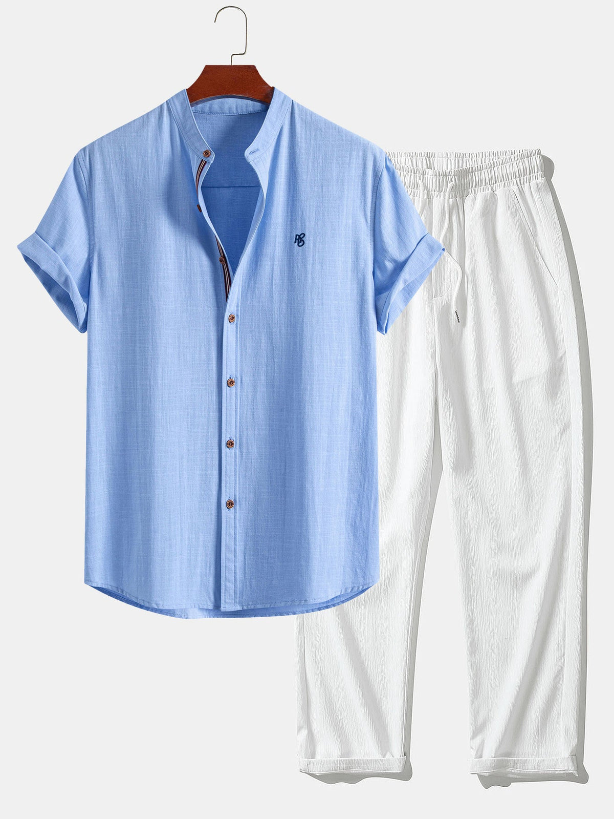 Camisa de lino de manga corta con cuello mao y pantalones de pierna recta con textura arrugada