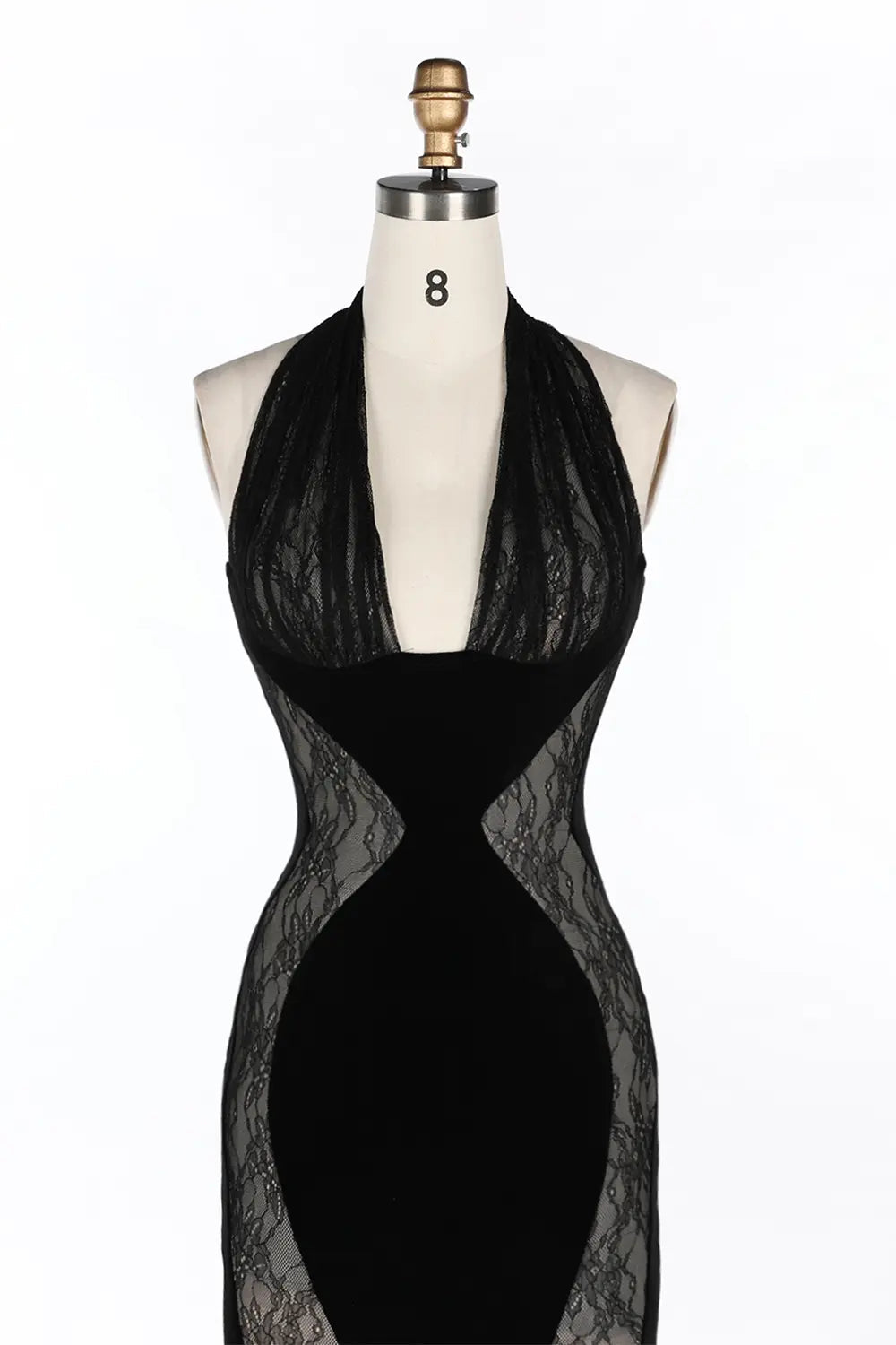 Vestido de noche negro halter de terciopelo con transparencias