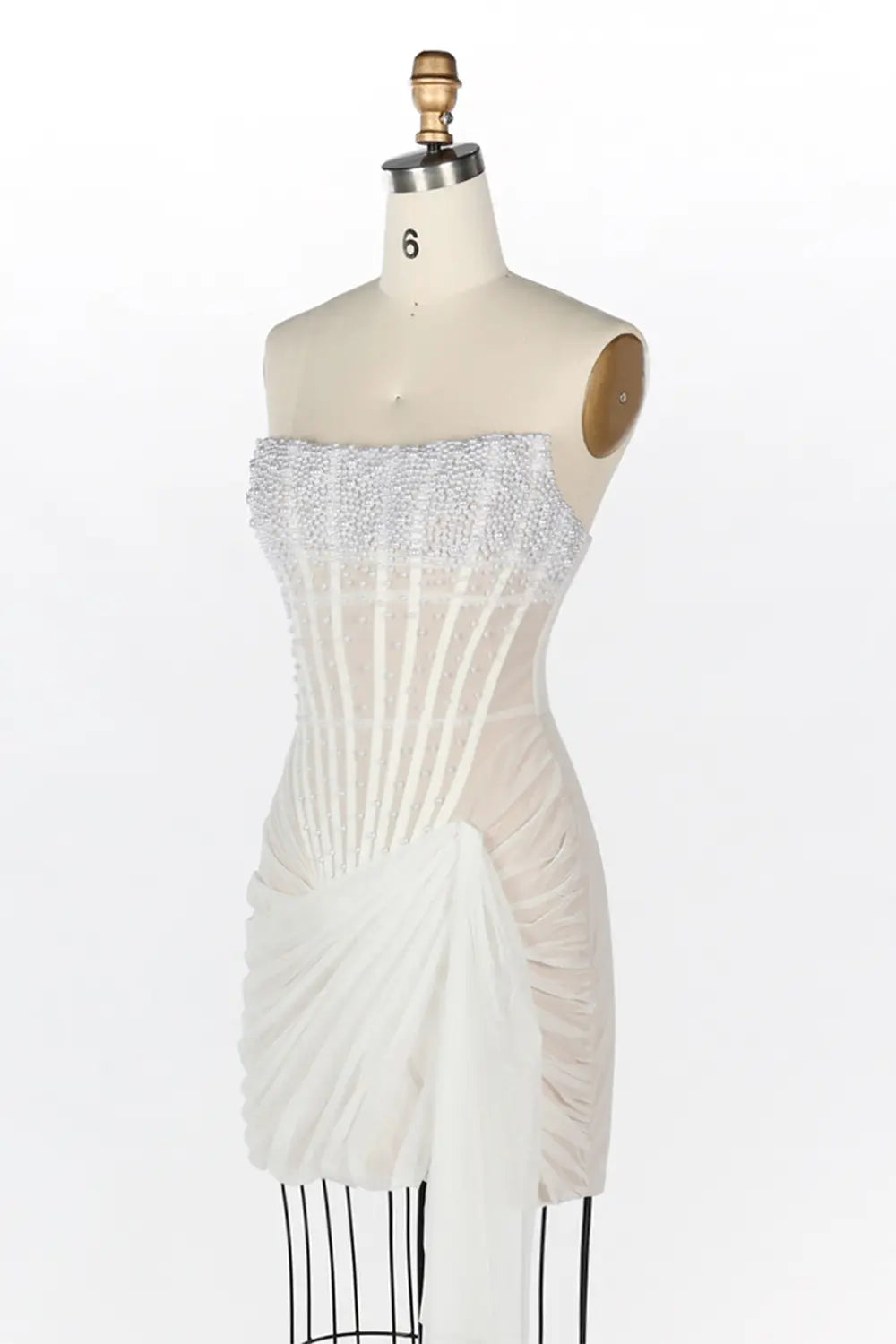 Vestido corto blanco palabra de honor con corsé drapeado y abalorios