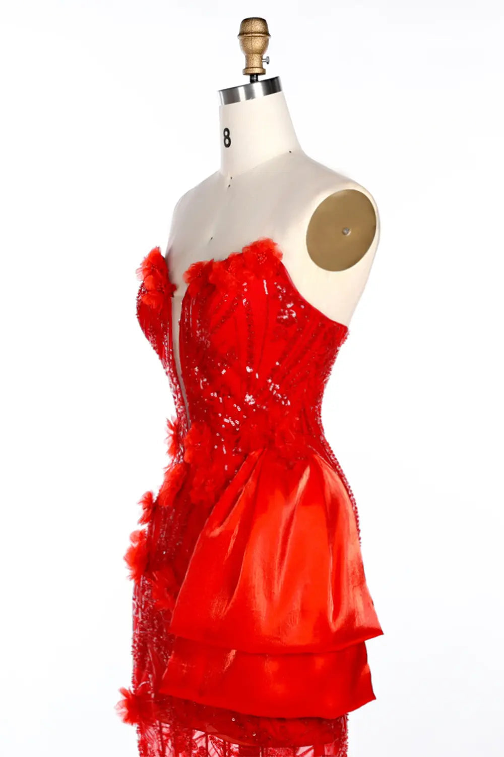 Vestido de noche rojo palabra de honor con lentejuelas y malla transparente