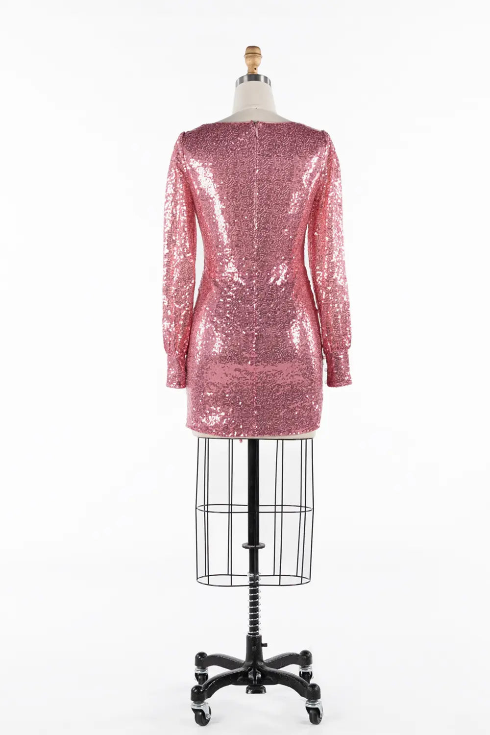 Vestido cóctel corto rosa palo brillante de manga larga fruncido