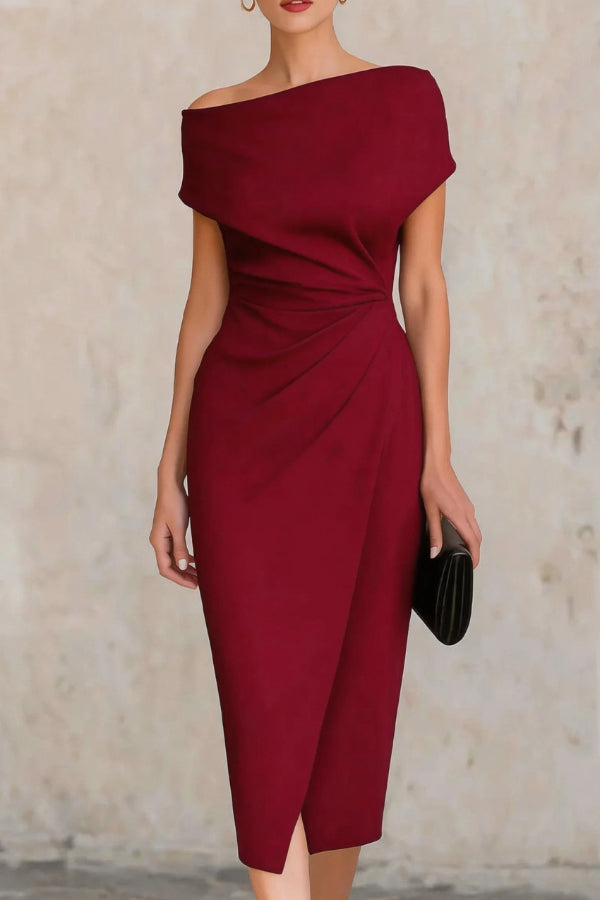 Vestido midi elegante plisado de manga corta y corte ajustado
