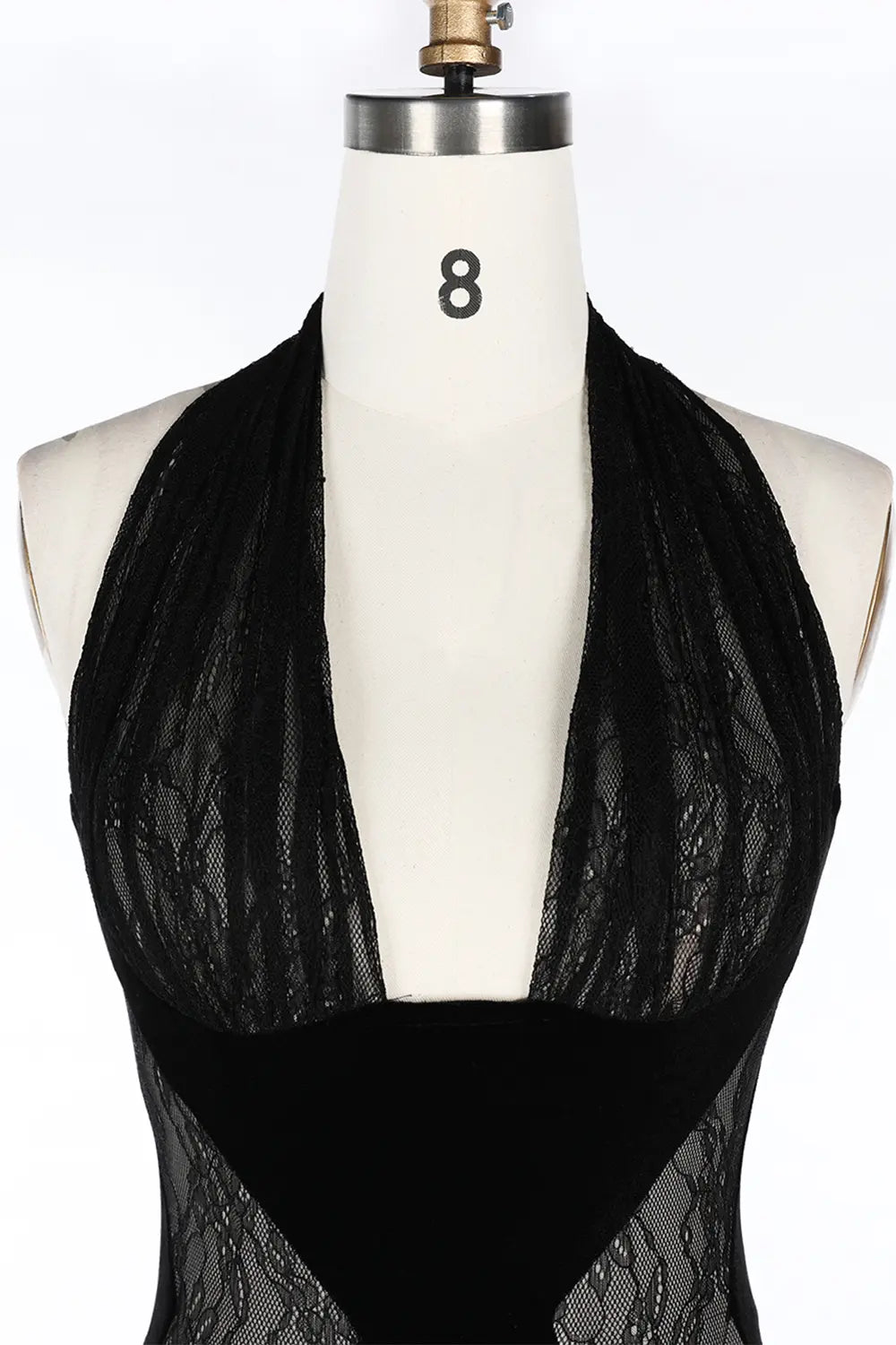 Vestido de noche negro halter de terciopelo con transparencias