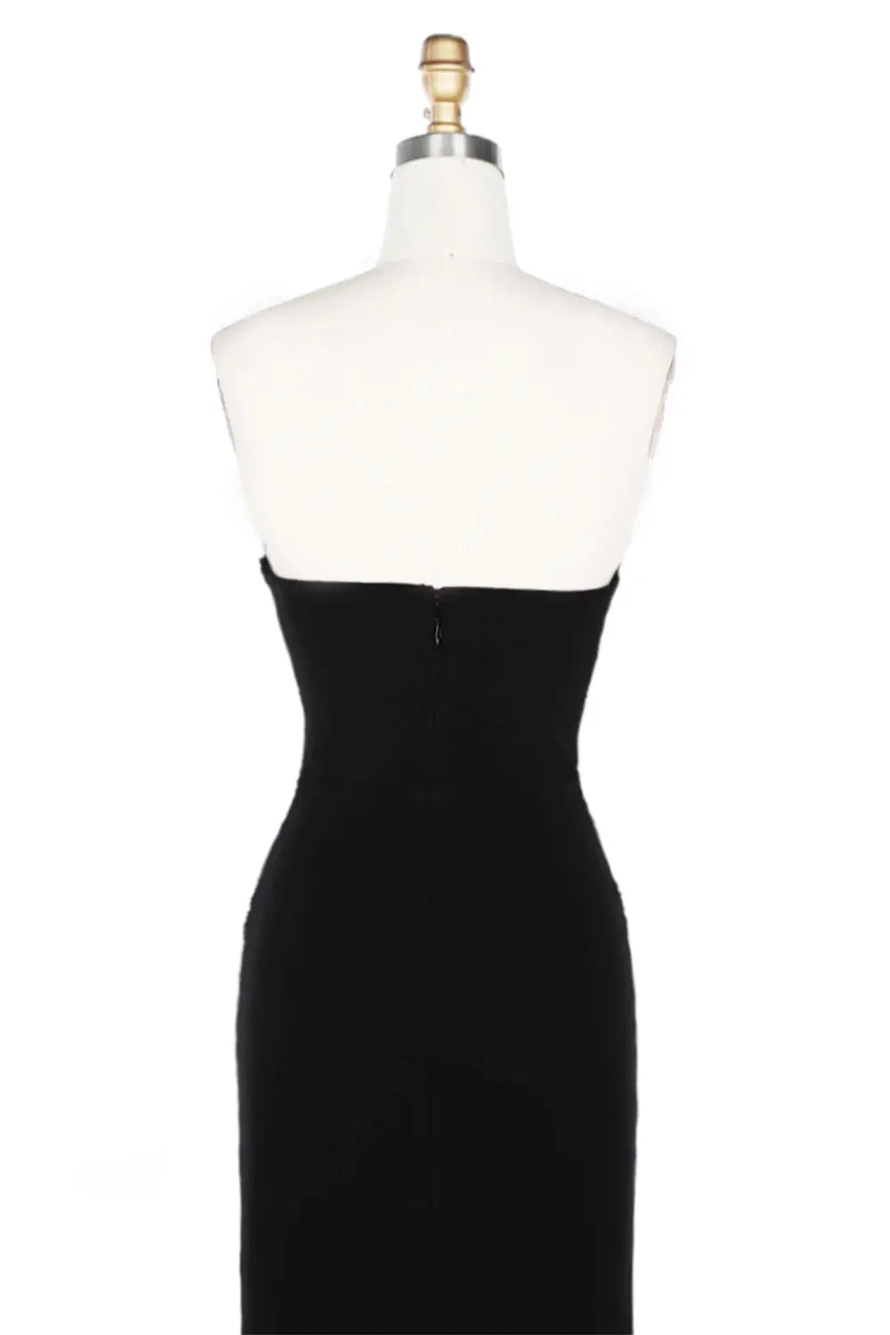 Vestido de noche negro con corsé y cadenas de strass
