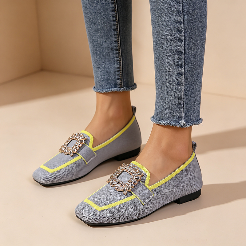 Mocasines de punto de puntera cuadrada con hebilla de strass y bloques de color
