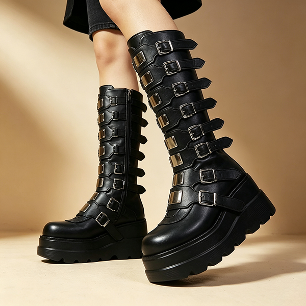 Botas de caña alta con plataforma y varias hebillas