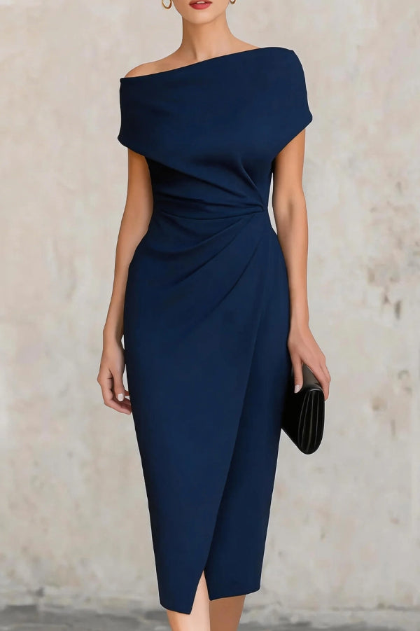 Vestido midi elegante plisado de manga corta y corte ajustado