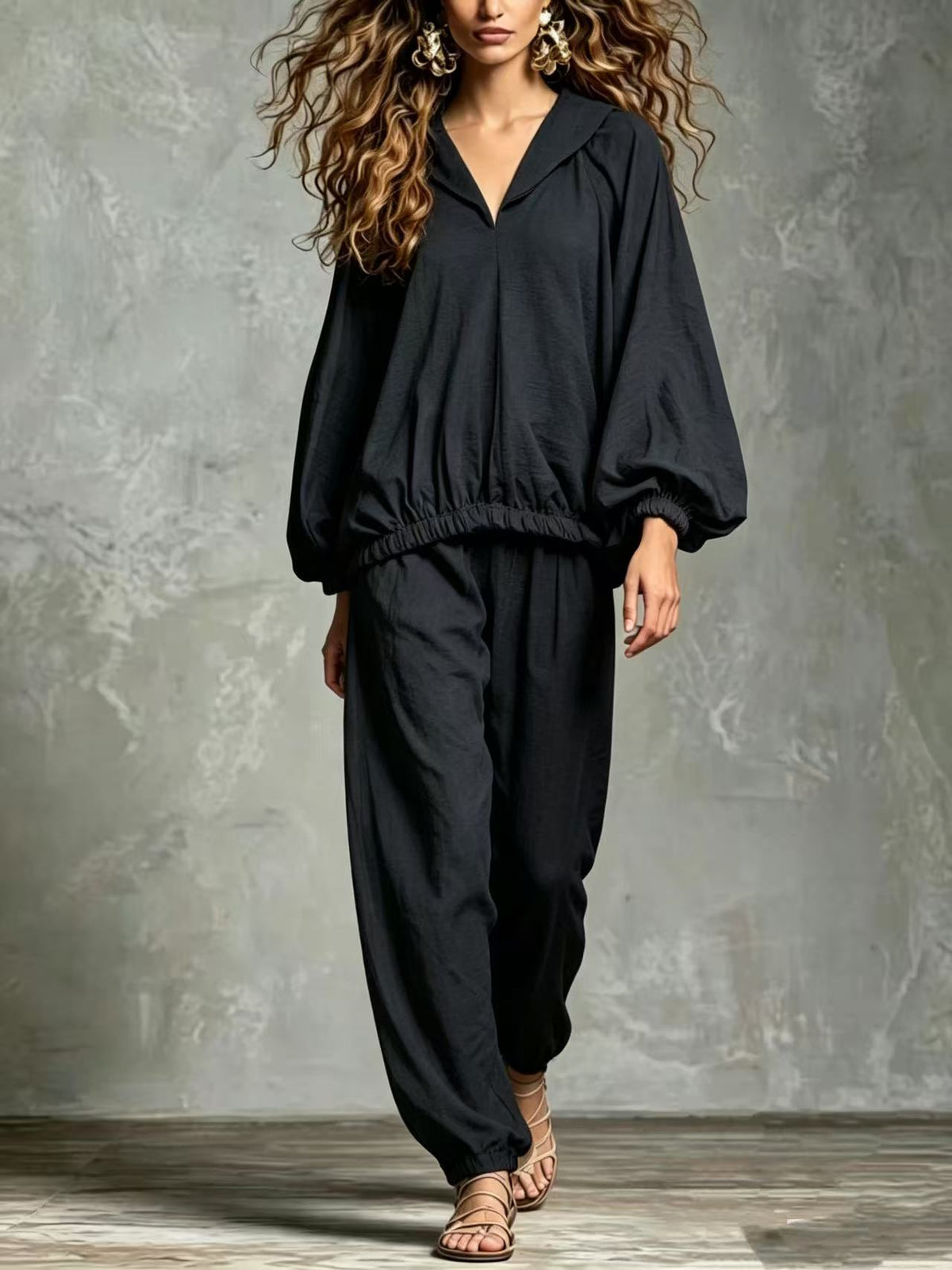 Conjunto casual elegante con escote en pico, mangas farol y pantalón