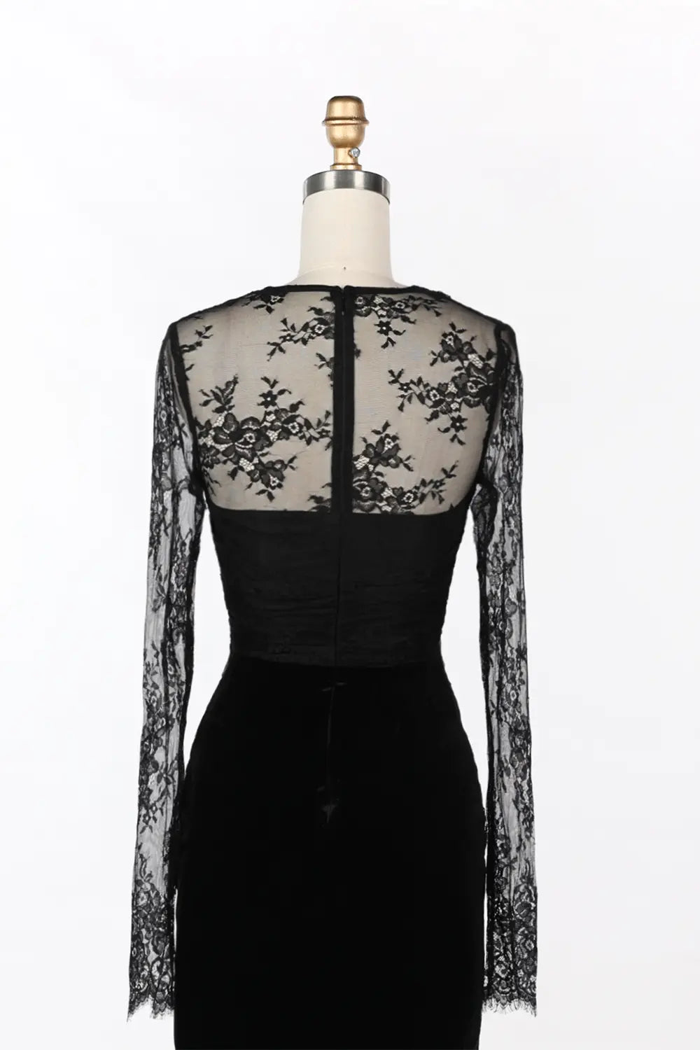 Vestido de noche negro de sirena con mangas de encaje y abalorios