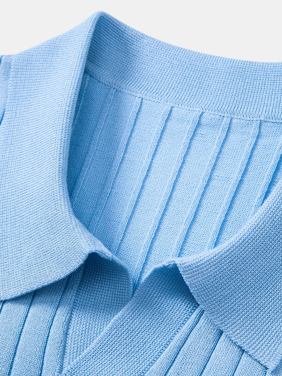 Polo de punto con cuello Johnny y ribete en contraste