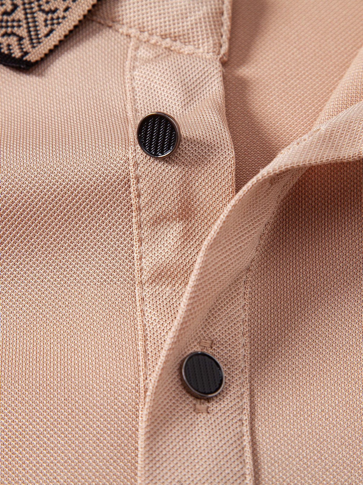 Polo con cuello en contraste